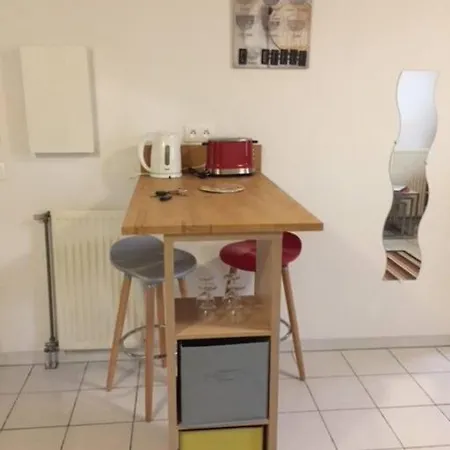 Theone Avec Garage Attenant, Entre Montpellier Et Sete, Pres Des Plages