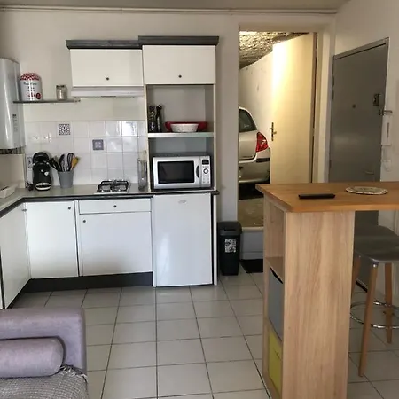 Theone Avec Garage Attenant, Entre Montpellier Et Sete, Pres Des Plages Lägenhet